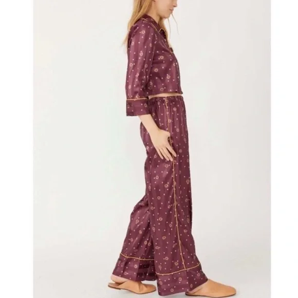 💗Free People. Pajama party print Set Intimates and sleepwear. Color: wine combo